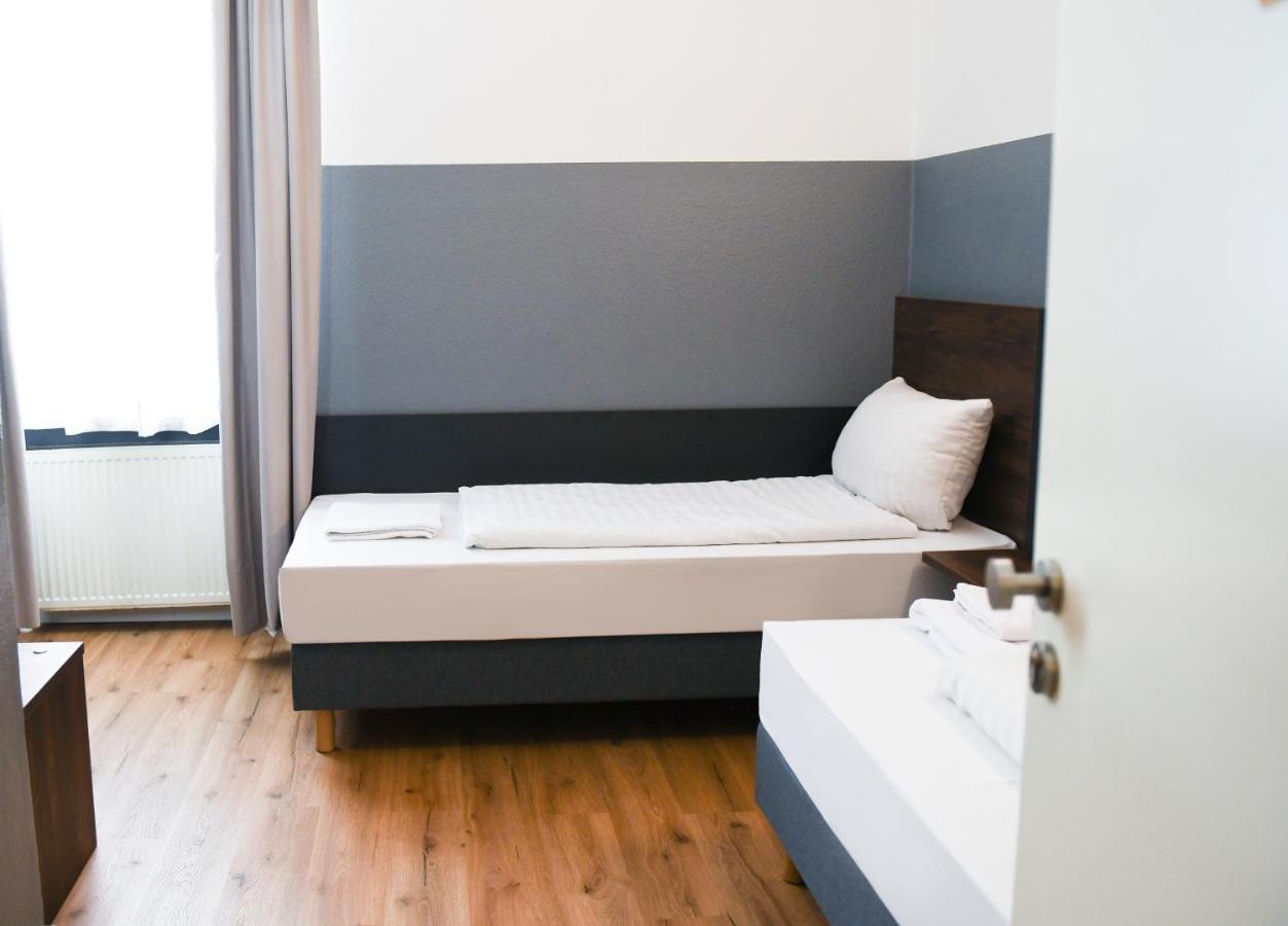 Hotel Apadana Frankfurt Frankfurt am Main Bagian luar foto