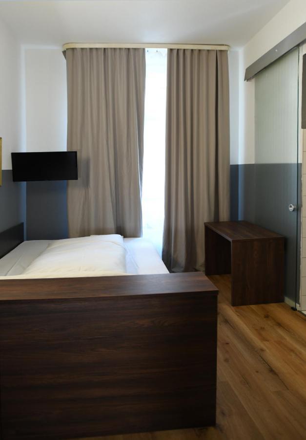 Hotel Apadana Frankfurt Frankfurt am Main Bagian luar foto