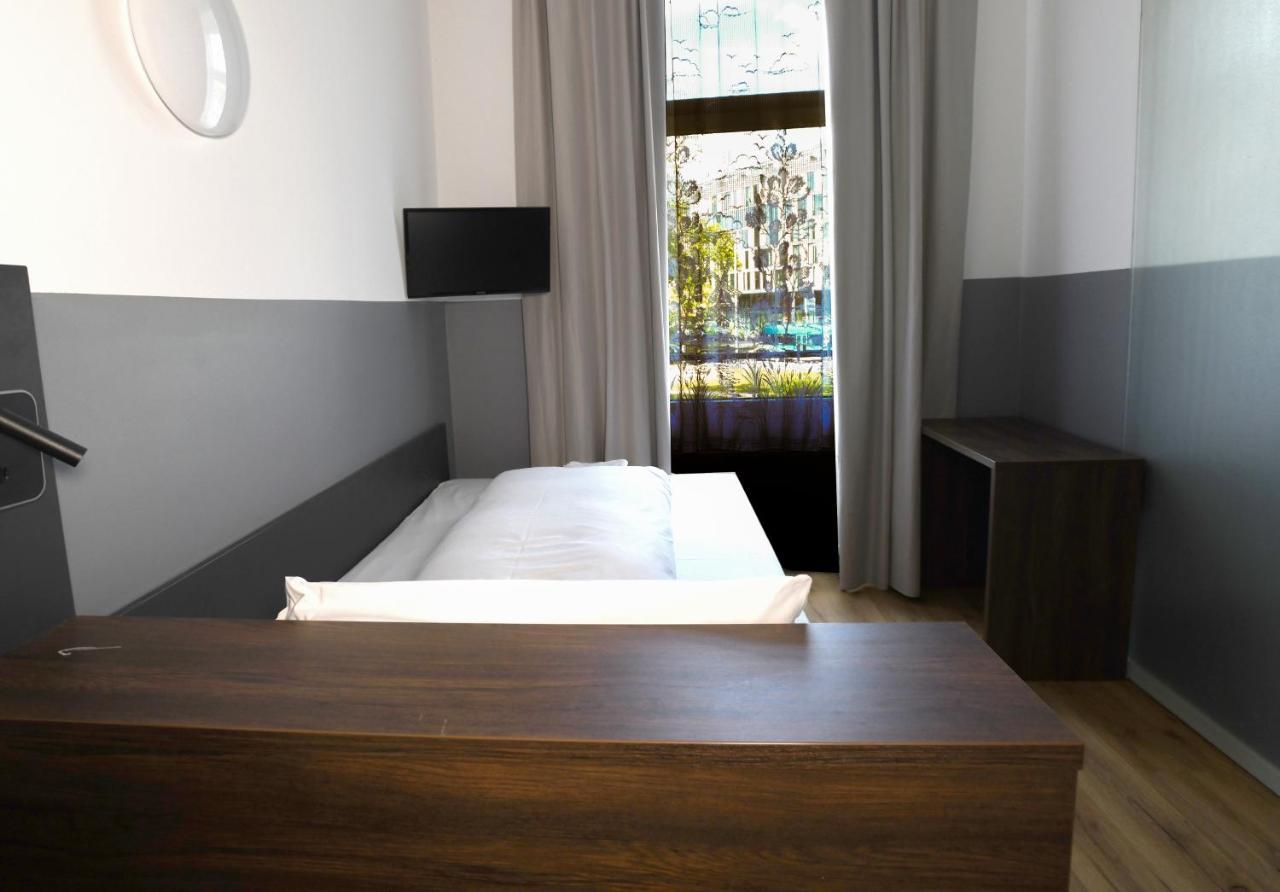 Hotel Apadana Frankfurt Frankfurt am Main Bagian luar foto
