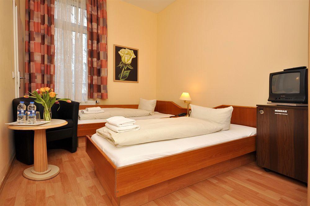 Hotel Apadana Frankfurt Frankfurt am Main Bagian luar foto