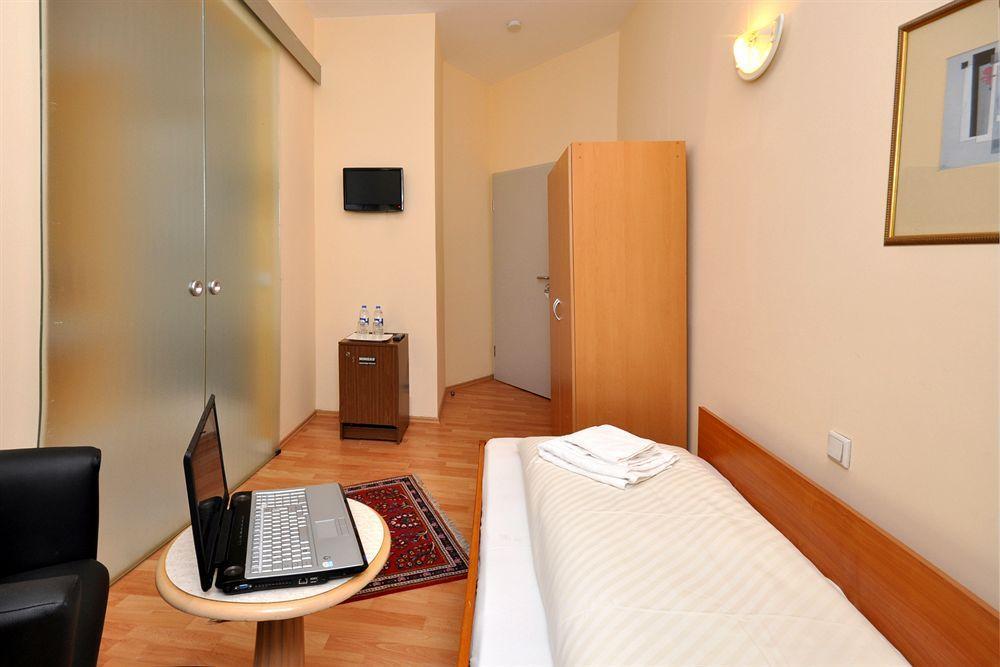 Hotel Apadana Frankfurt Frankfurt am Main Bagian luar foto